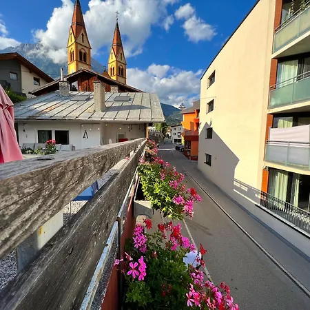 Mitten Im Zentrum Ferienwohnungen Mit Sonniger Terrasse Telfs Buitenkant foto